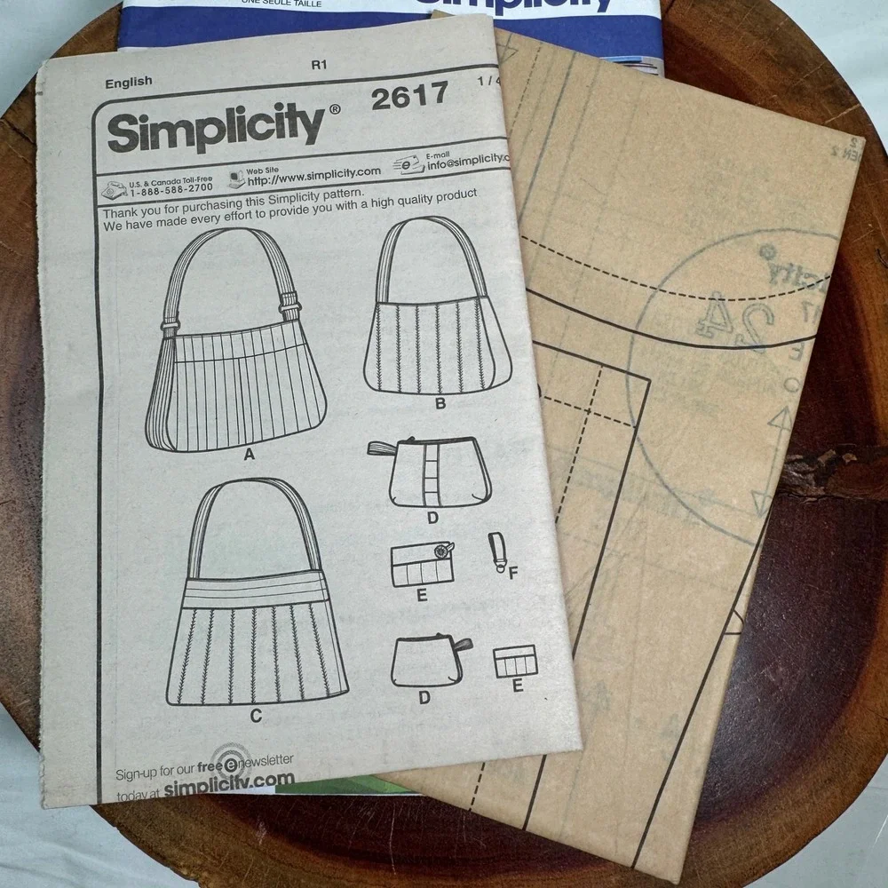 Simplicity 2617 Autum Hall Patchwork Bags Sewing Pattern Handbags Makeup Case